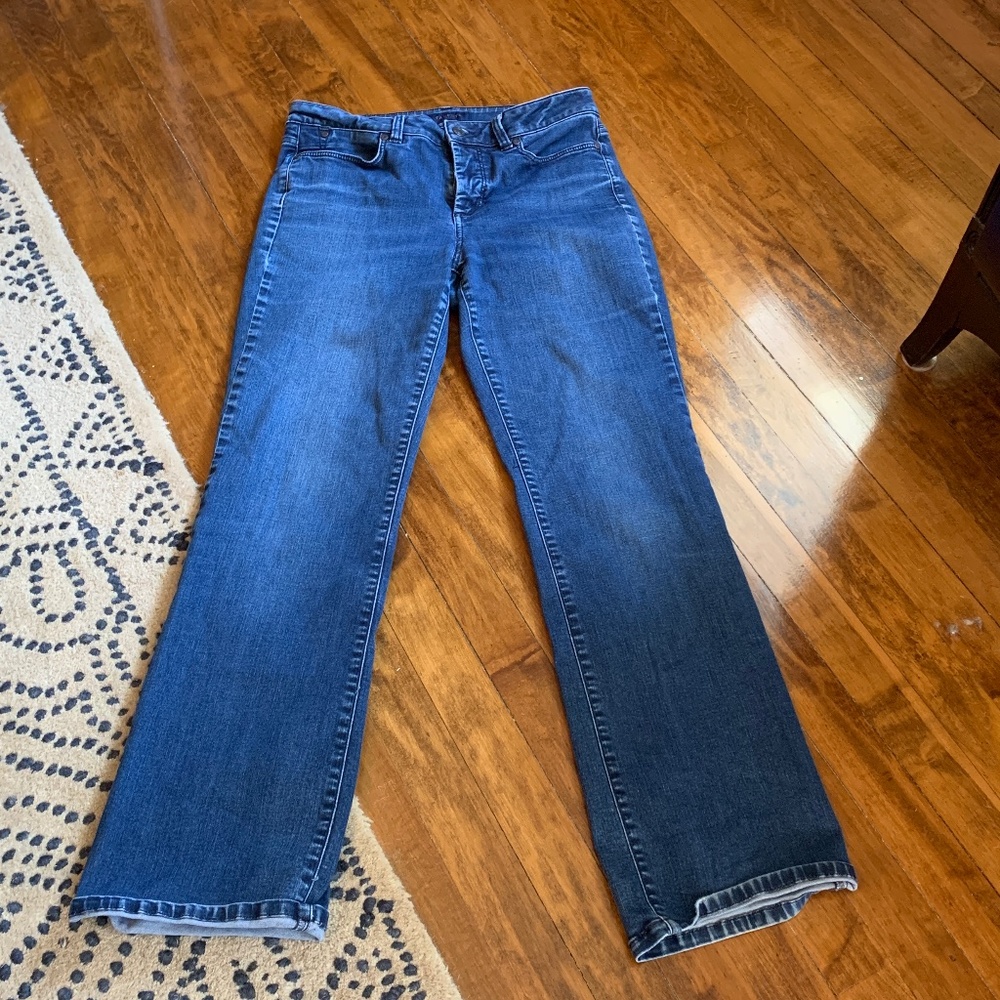 Talbots cotton snd spandex curvy stretch jeans. Worn about 3-4‎ x